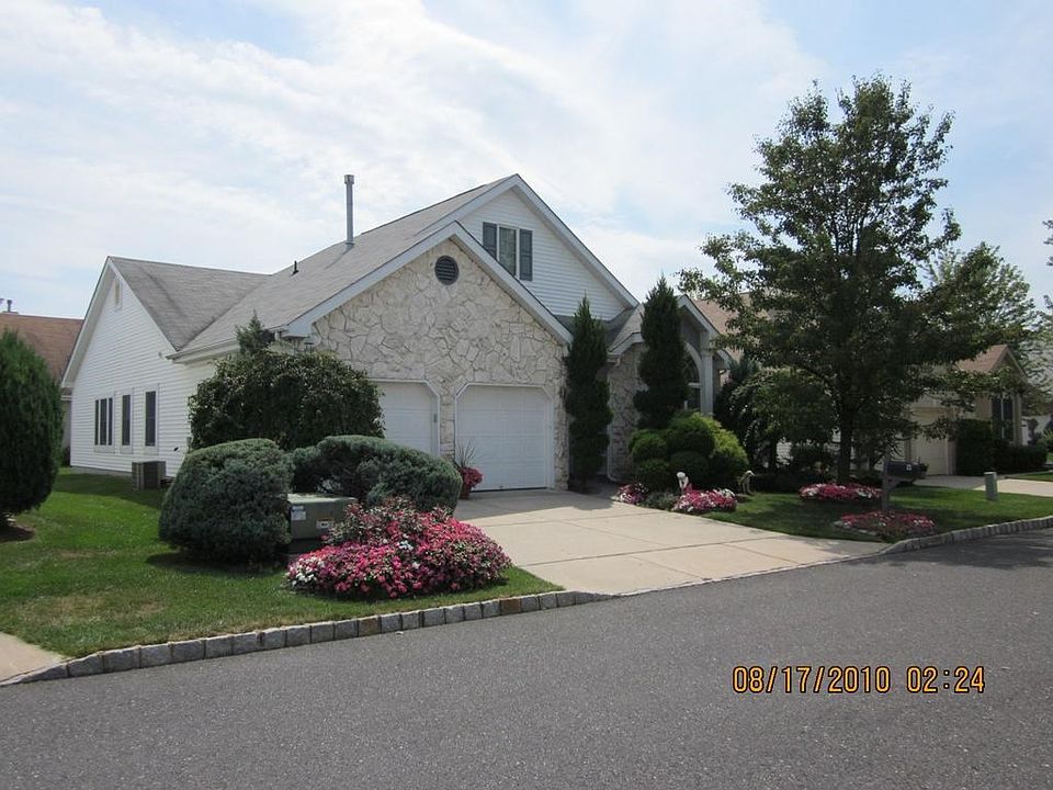 Botanical Garden Home! Stone Exterior