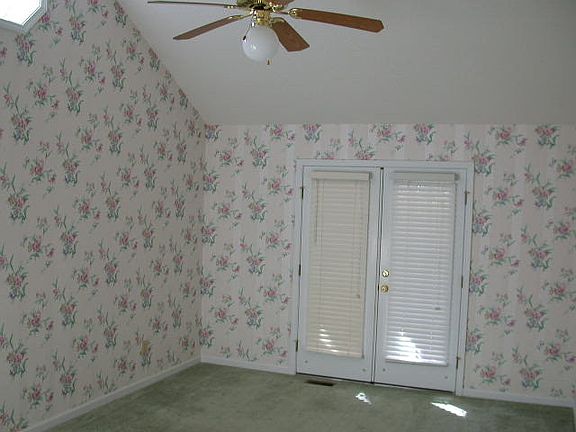 5th image of 166 Orchard Park Dr