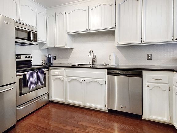 3rd image of 11687 Montana Ave APT 109