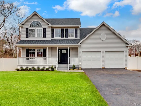 85 Patchogue Avenue, Mastic, NY 11950