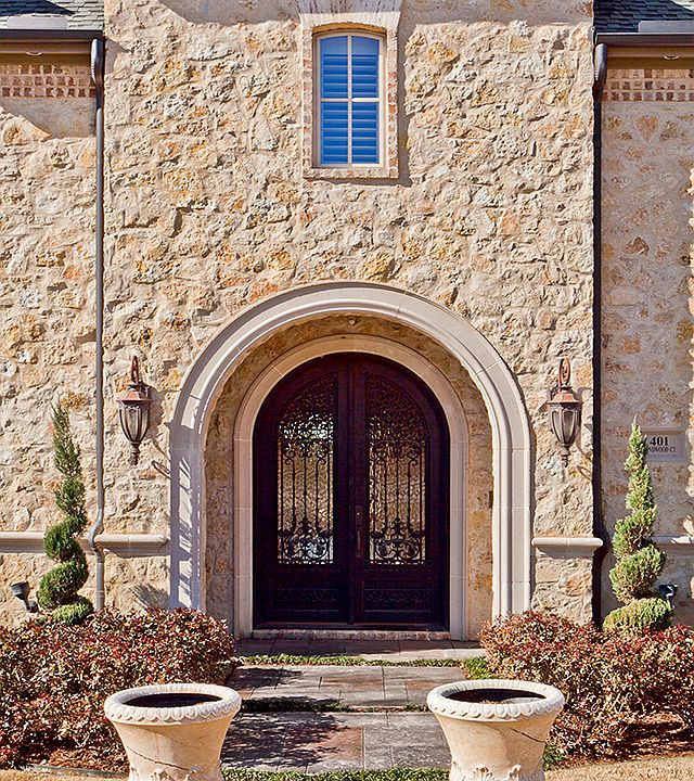 1st image of 401 Windwood Ct
