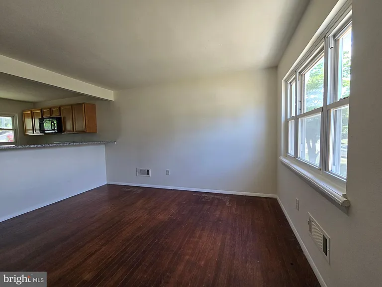 11 Glenwood Dr — Photo 6