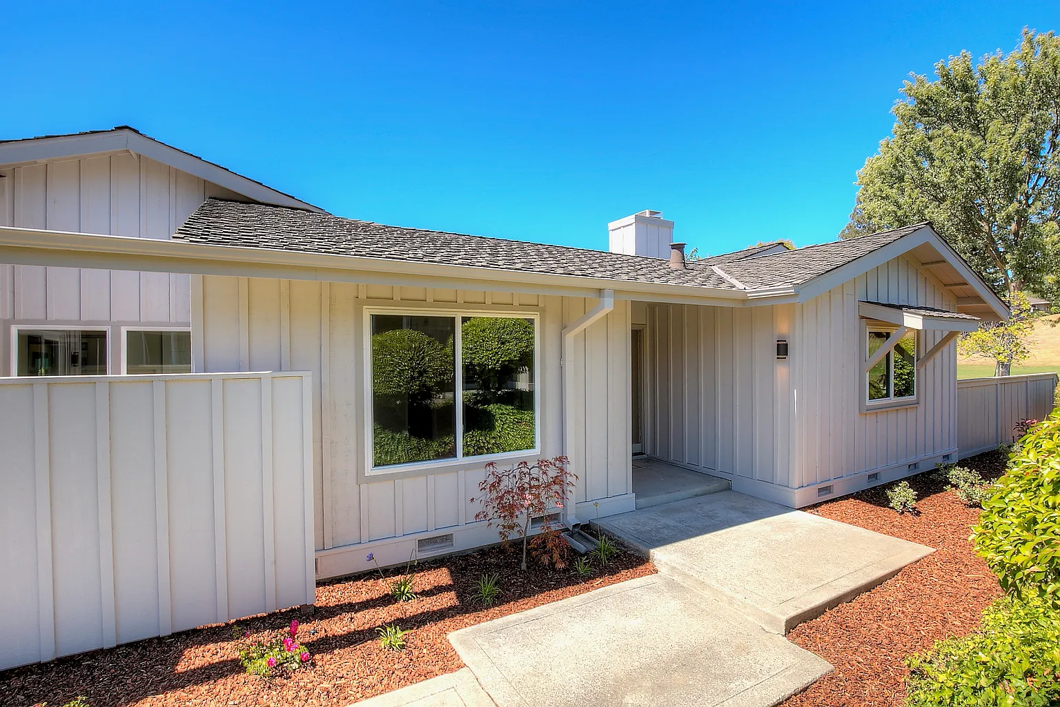 1946 Rancho Verde Cir E photo 1