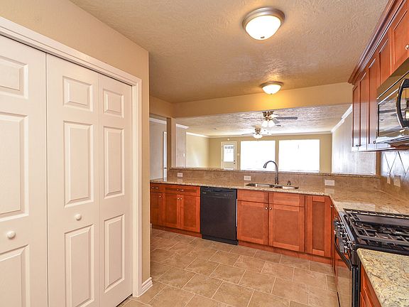 4th image of 15337 Falmouth Ave