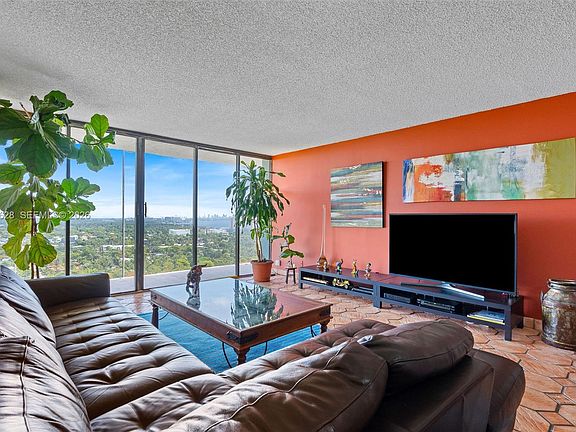5th image of 780 NE 69th St APT 2404