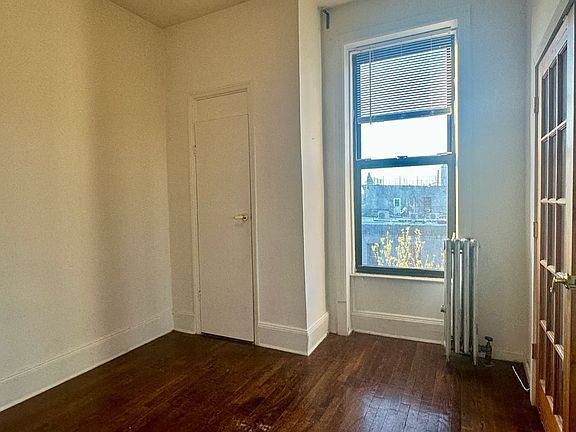 5th image of 100 Jefferson Ave APT 4R
