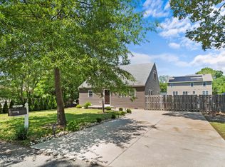 417 Main St, Bayville, NJ 08721