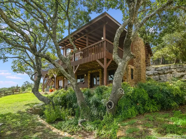 27728 Ramblewood Street, San Antonio, TX 78261