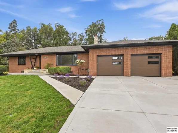 320 N 93rd St, Omaha, NE 68114