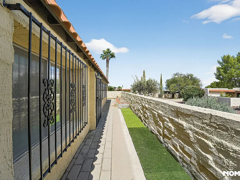 768 W Calle Del Ensalmo — Photo 19