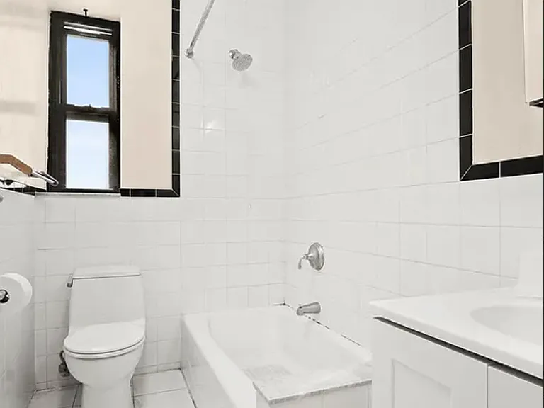 725 W 184th St #3M — Photo 8