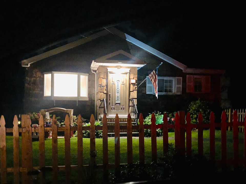 1st image of 39 Hollow Brook Ln