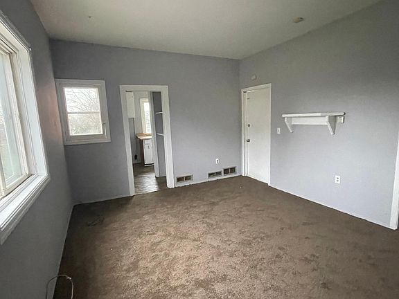2nd image of 115 Beaver St #C