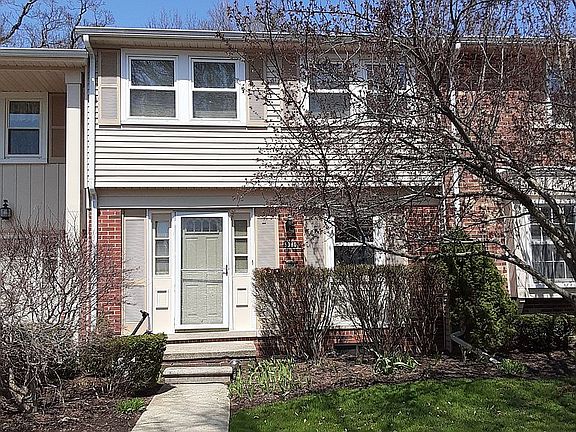 2nd image of 5380 Breeze Hill Pl #31