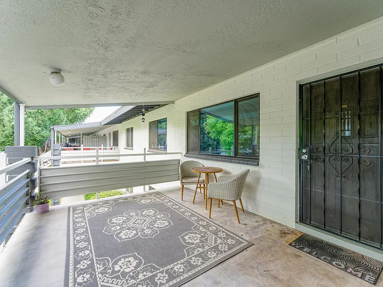 721 E Montebello Ave #203 — Photo 11
