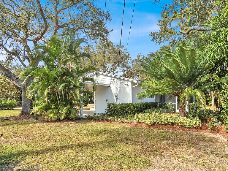 601 Paulina Rd — Photo 35