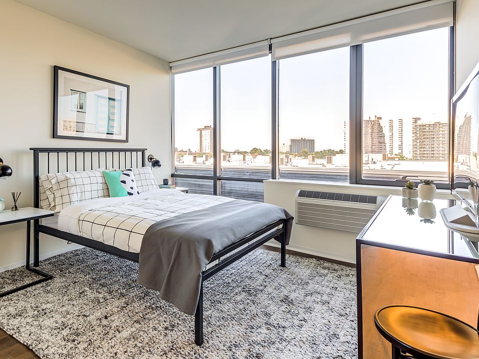 1st image of 2030 Hudson St APT 1204