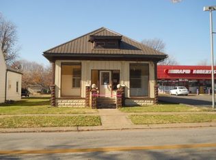 908 N Central Ave, Monett, MO 65708
