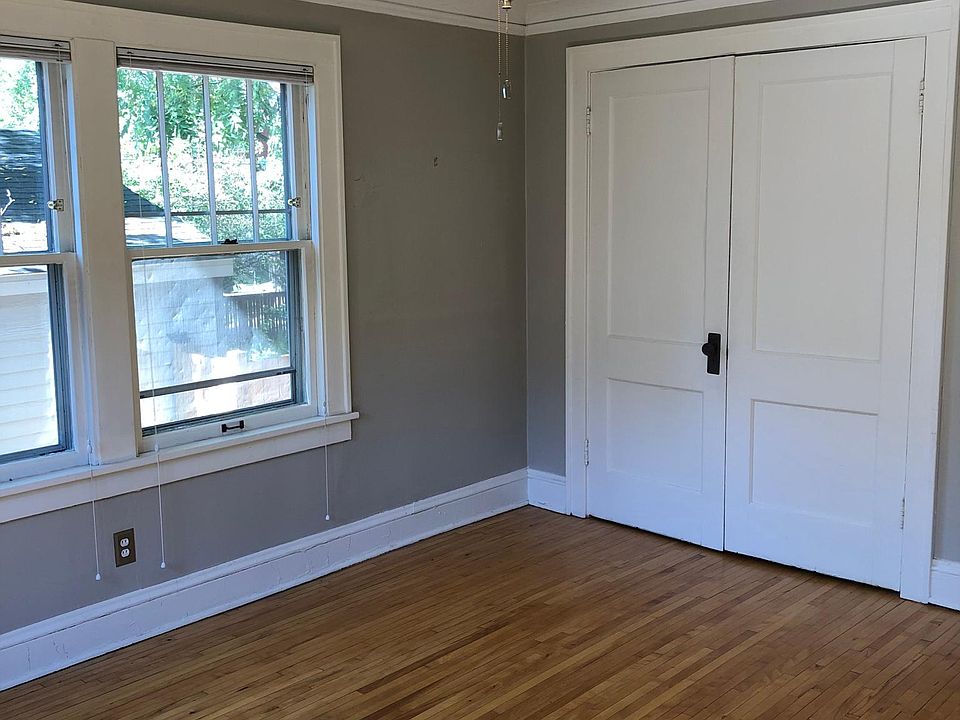 1st image of 1702 Laurel Ave #4