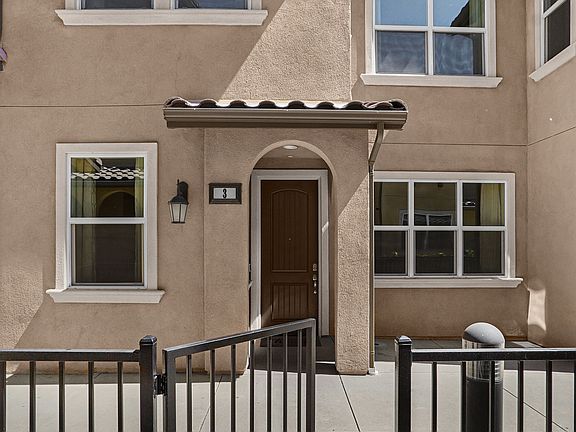 2nd image of 2428 S Fremont Ave Unit 3