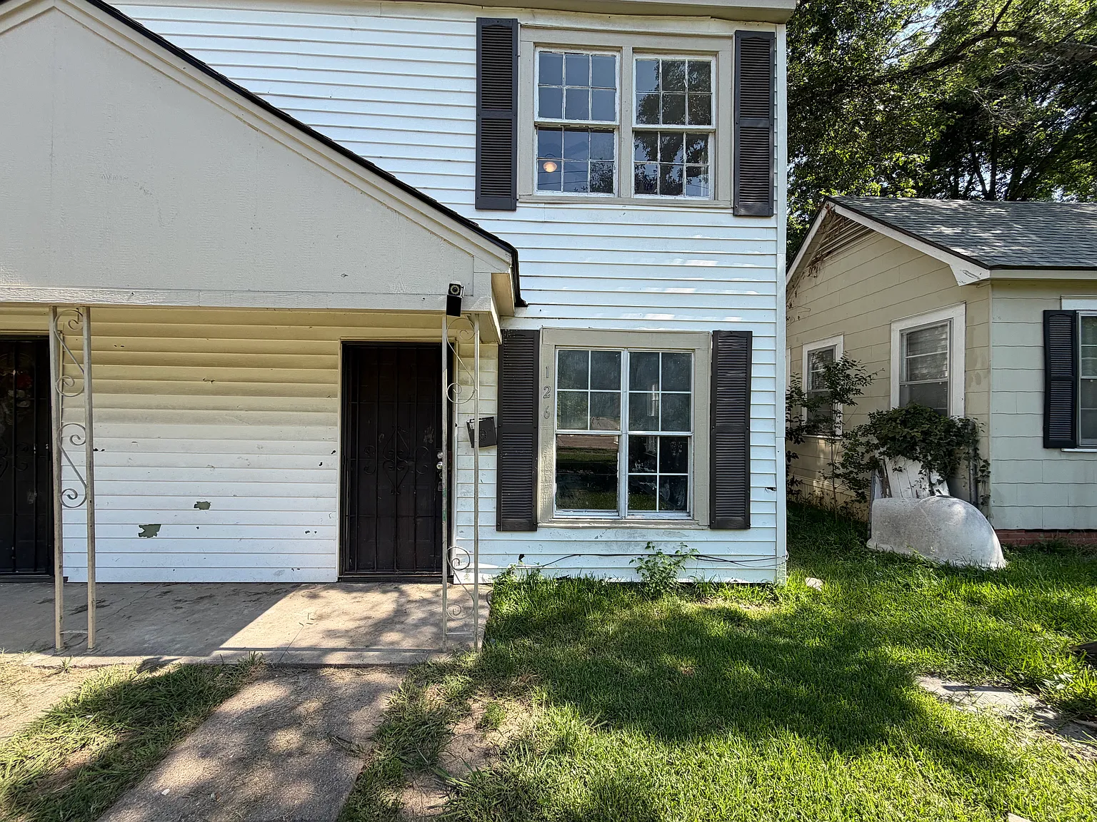 2 bed, 1200 sqft, $700 — Photo 2
