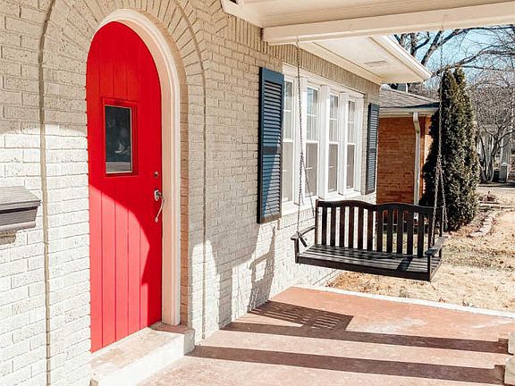 5th image of 2126 Lincoln Ave