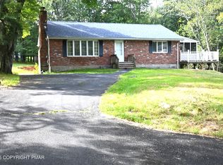 2167 Bushkill Cir, Bushkill, PA 18324