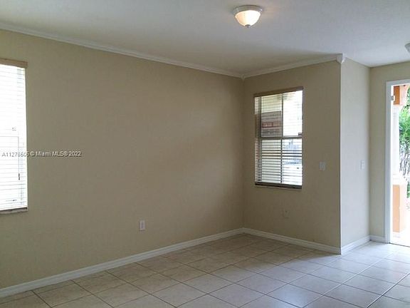 4th image of 16584 SW 85th Ln #16584