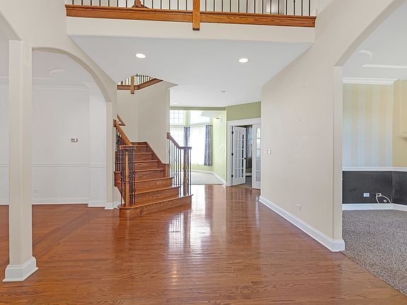2nd image of 15509 Jeanne Ln