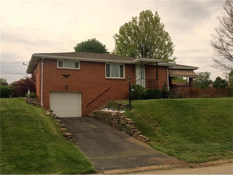 1520 Larkspur Dr photo 1