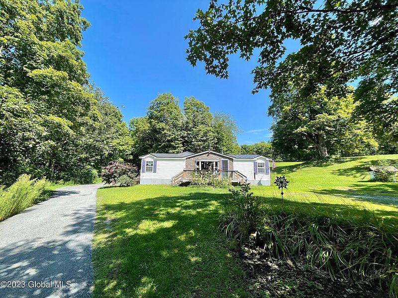 2nd image of 25 Hillcrest Way
