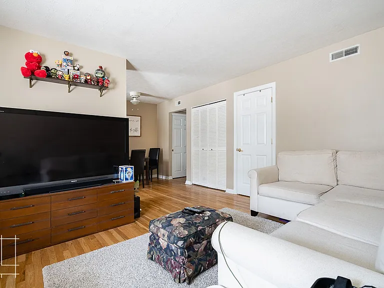 91 Starr Avenue — Photo 2