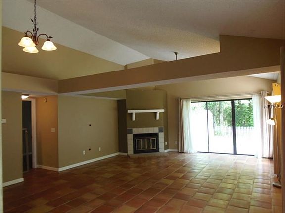 3rd image of 376 Goldstone Ct