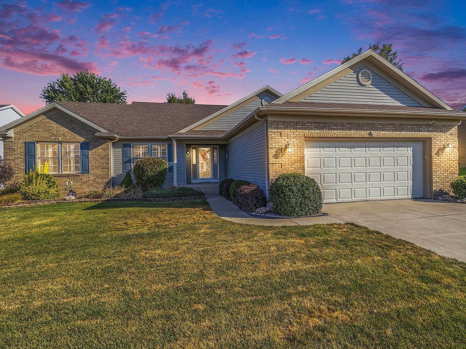 *＊Flower＊*ページ 13675 Wood Flower Ct, Granger, IN 46530 | Zillow