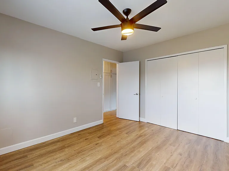 The Capri Apartments — Photo 28