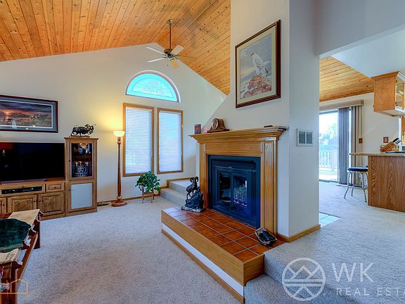 2nd image of 842 W Tamarisk St