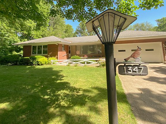3rd image of 1347 Cedar Ct