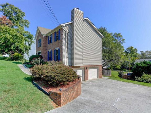 3rd image of 1108 Turnberry Dr