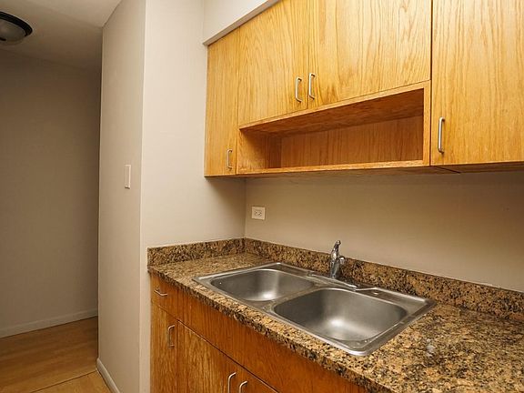 4th image of 501 E Dogwood Ln #G3