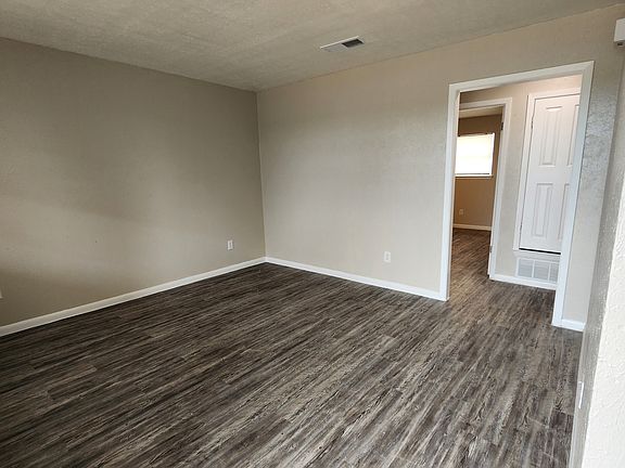 5th image of 610 Casa Dr #G