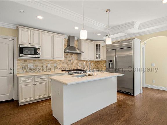 4th image of 142 Tennyson Ave