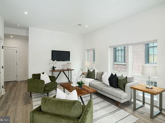3rd image of 1421 E Columbia Ave #23-304