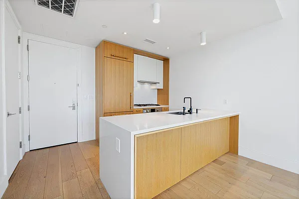 Rented by Jade Stone Real Estate Consulting | media 18