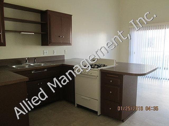 Kitchen and dining_01262016