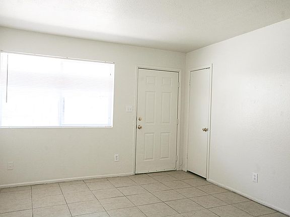 2nd image of 124 E Ingram St APT C