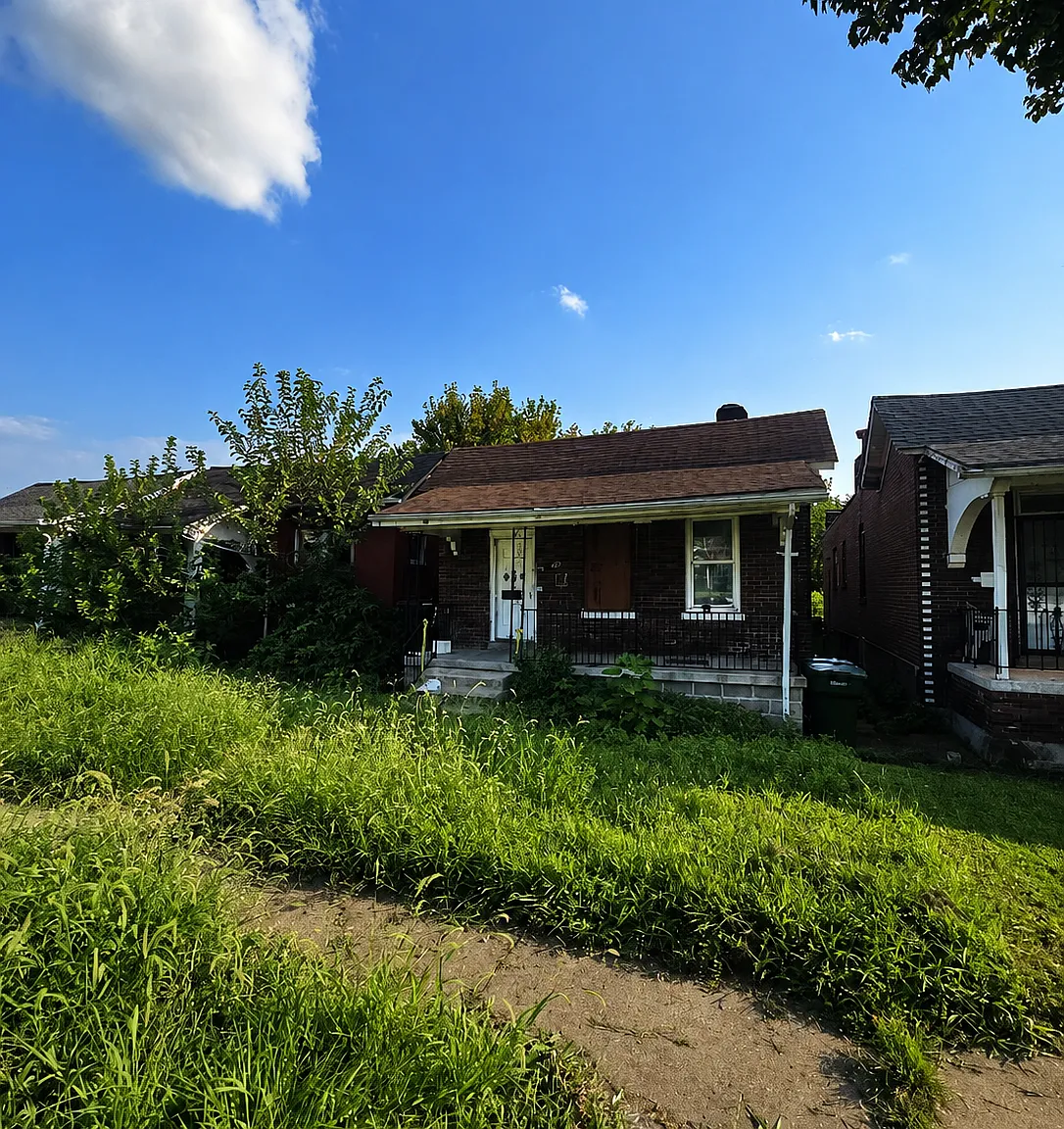 3 bed, 1127 sqft, $695 — Photo 1