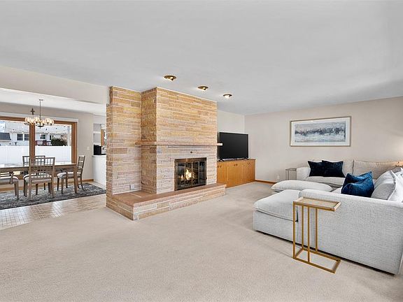 2nd image of 703 E Grant Avenue