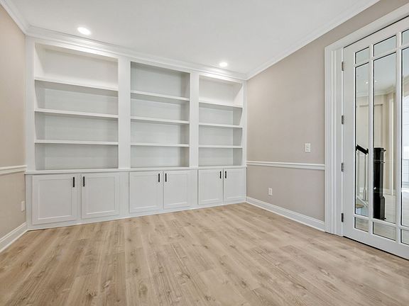 5th image of 395 Pennystone Cir