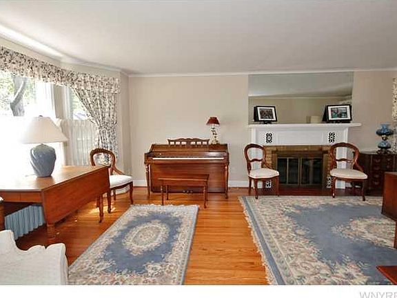 4th image of 74 Walton Dr