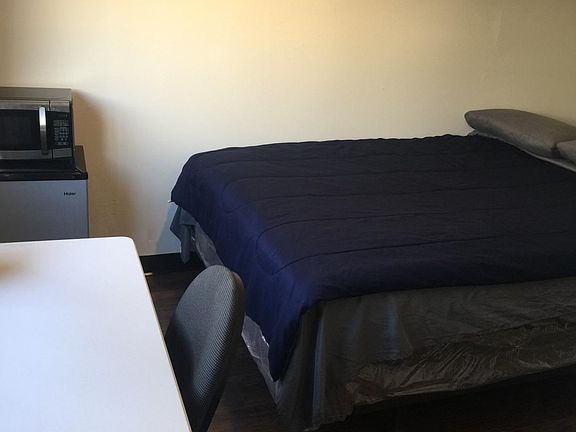 5th image of 385 Cureton Pl #3